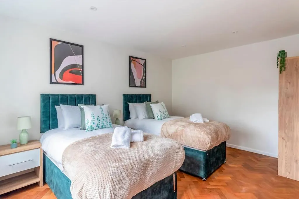 Apartment Spacious Sea View 2 Bedroom Sleeps 6-Free Parking Bournemouth